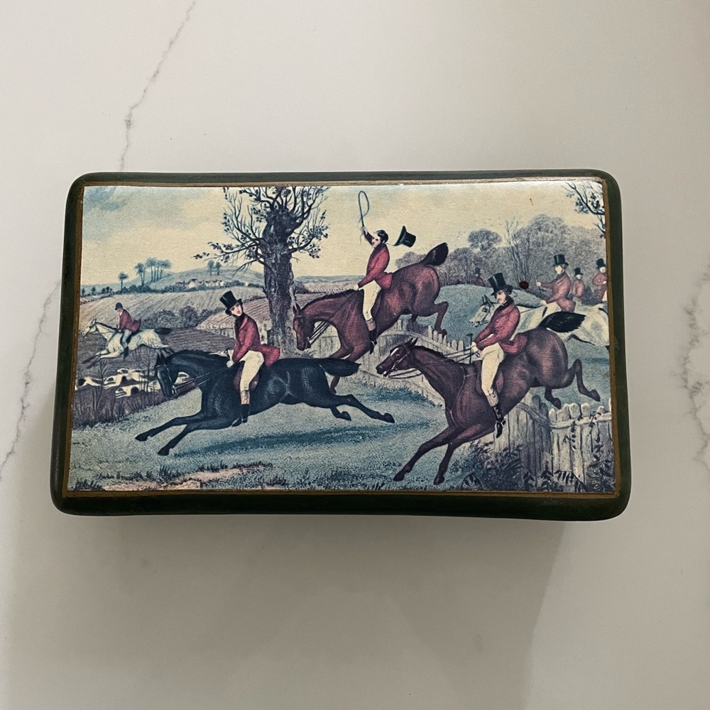 Antique Fox Hunt Ceramic Decorative Box. Made in Italy early 1900’s.